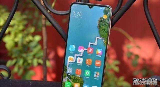 从3799跌至2898,三星AMOLED屏+4000mAh+三重快充,雷军清仓了