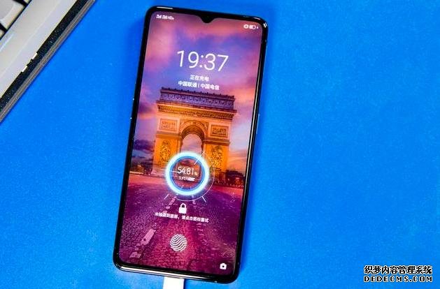 跌至2199元,90Hz+三星AMOLED屏+4000mAh,一配置被网友嫌弃