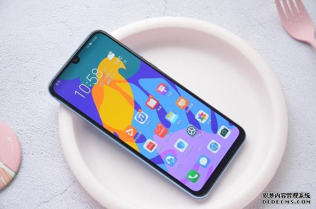 华为千元机大降200元,AMOLED屏+4000mAh,网友:价格更感人了