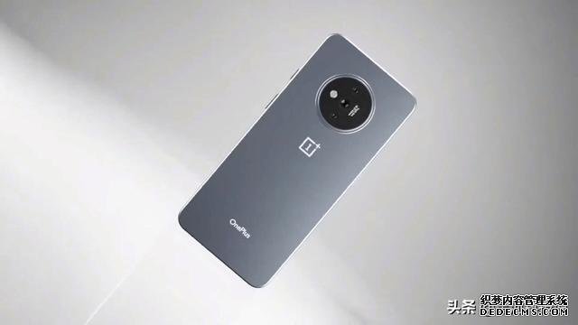 一加新机曝光:超窄边框+120Hz屏幕,新一代安卓机皇?