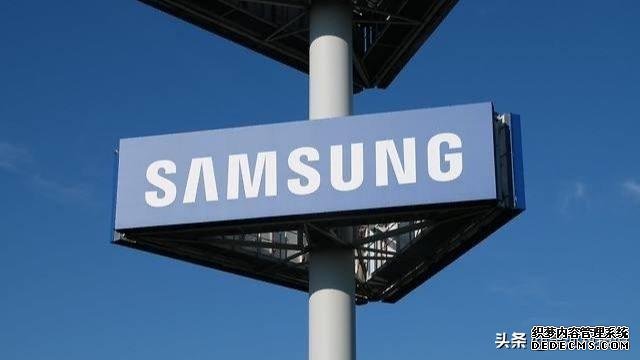三星Note20+渲染图曝光:或搭载Exynos992,无缘屏下摄像头