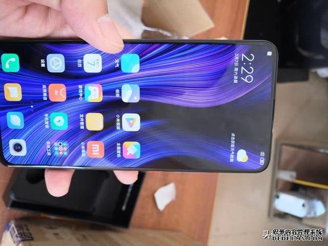 小米彻底爆发,2799元的骁龙865旗舰机,还有真全面屏+4700大电池