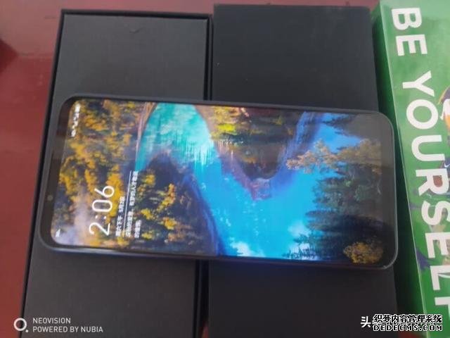 被遗忘的5G中端机,144Hz刷新率+5100超大电池+128GB,仅售2399