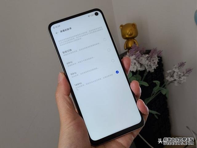 两千元最值得入手的5G手机，旗舰性能+144Hz刷新率，还有双扬声器