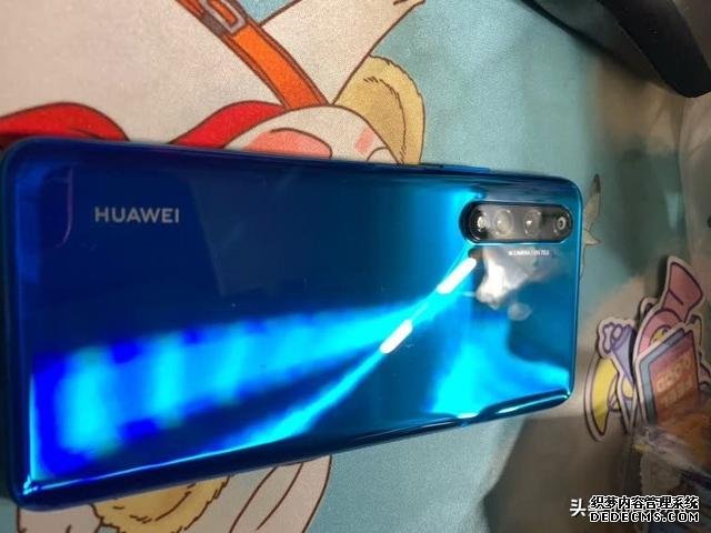 华为5G手机大降价,麒麟990+8GB运存+40W快充,从3799跌至2299