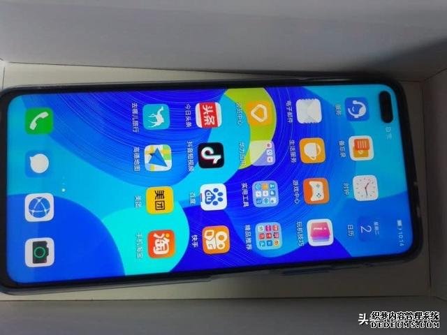 华为5G手机大降价,麒麟990+8GB运存+40W快充,从3799跌至2299