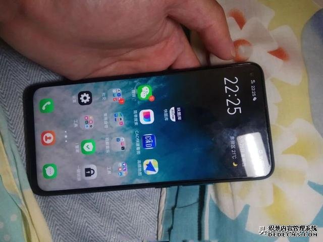 发布一年的vivo千元机,128GB+五千电池跌至998,性价比暴涨