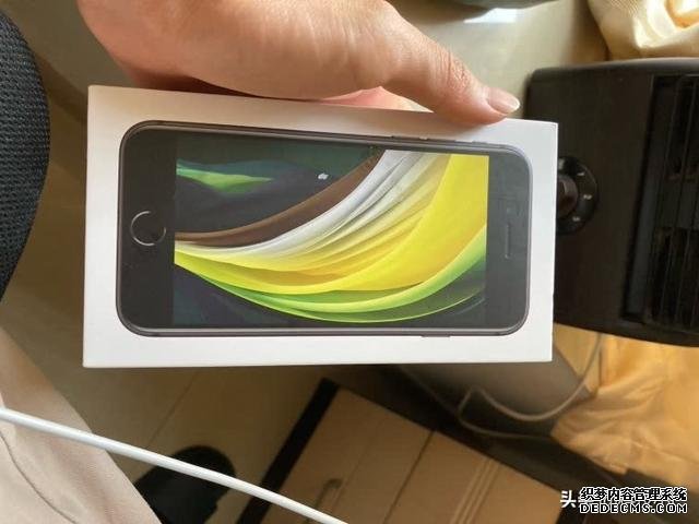 苹果再次亮剑,经典外观+iPhone11同款芯片+无线充电,跌至3099元