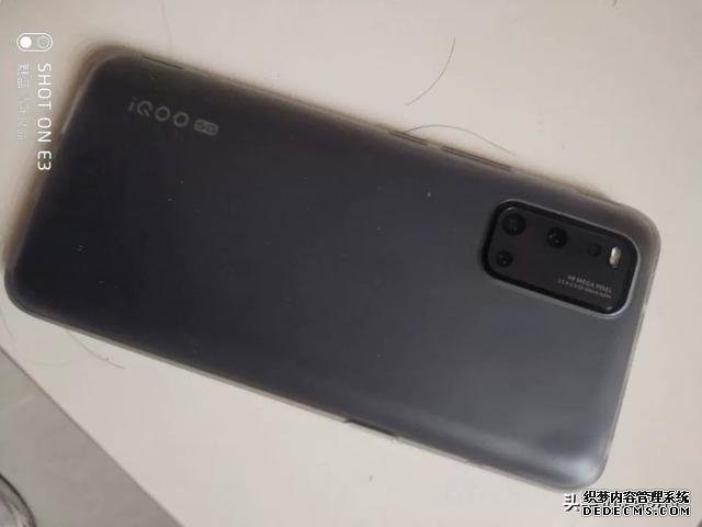 5G旗舰机大跳水,发布三个月从3598跌至2698,等等党又赢了