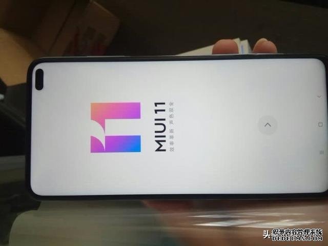 雷军给力十足,最便宜5G手机仅1399元,还有120Hz高刷新率+IMX686
