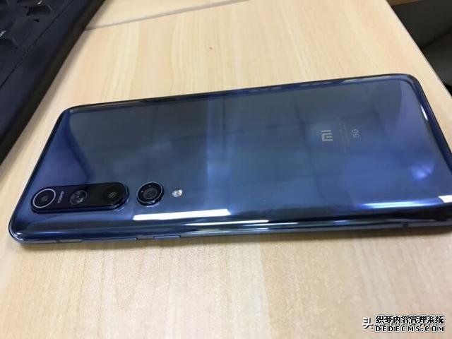 雷军亮剑,256GB+1亿像素+大电池,小米10直降300元,销量暴增