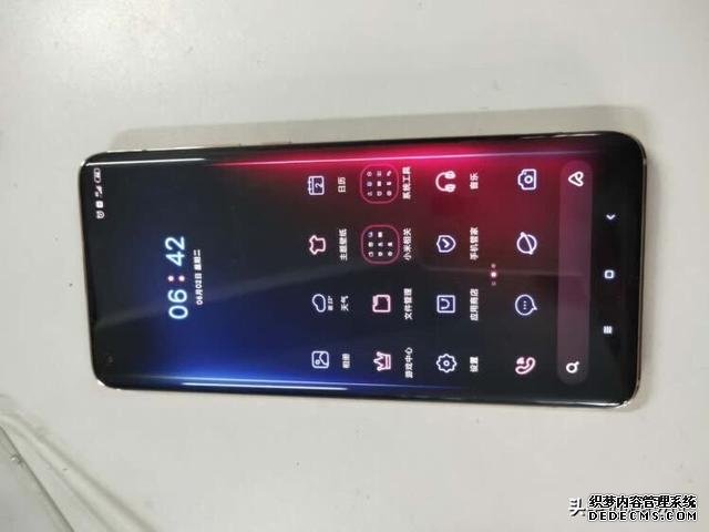 雷军亮剑,256GB+1亿像素+大电池,小米10直降300元,销量暴增