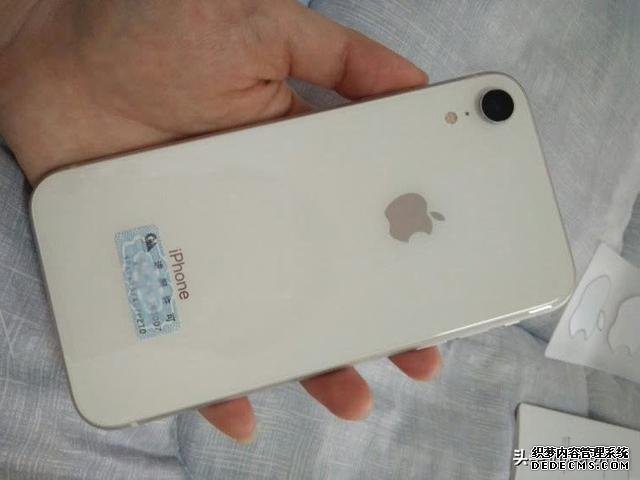 库克加速清仓了,苹果A12+双卡双待+无线充电,从6999跌至4499