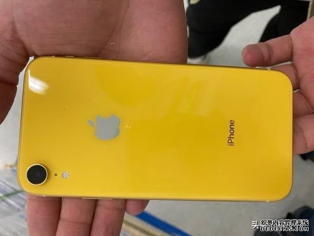 库克加速清仓了,苹果A12+双卡双待+无线充电,从6999跌至4499