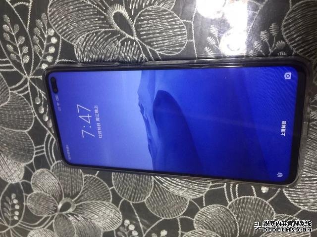 不到1500元的5G手机,120Hz刷新率+IMX686主摄,还有4500大电池