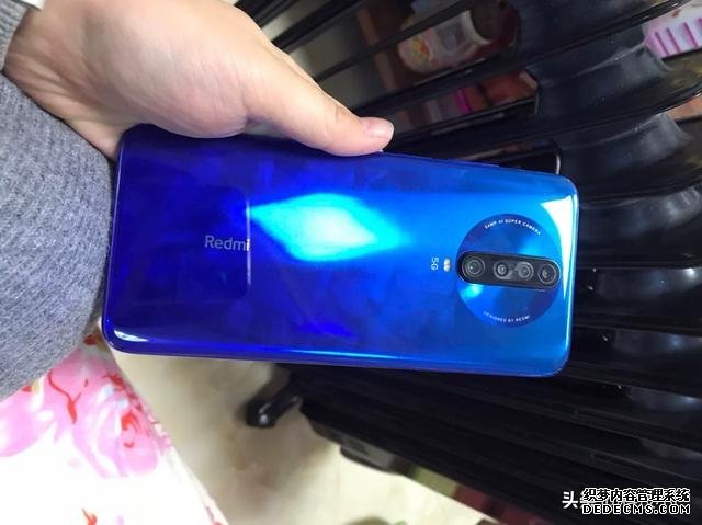 不到1500元的5G手机,120Hz刷新率+IMX686主摄,还有4500大电池