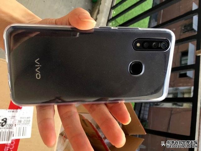 vivo超长续航千元机,128GB+五千大电池+后置三摄,跌至998元