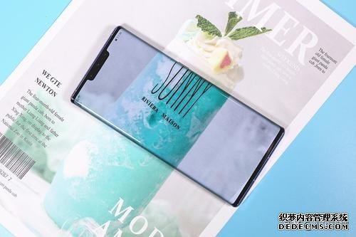 国产手机之光,这款国产旗舰敢和iPhone一争高下,你猜是谁?