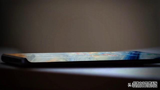 华为Mate40惊艳亮相:鸿蒙OS+屏下镜头+石墨烯,这才是华为的王牌
