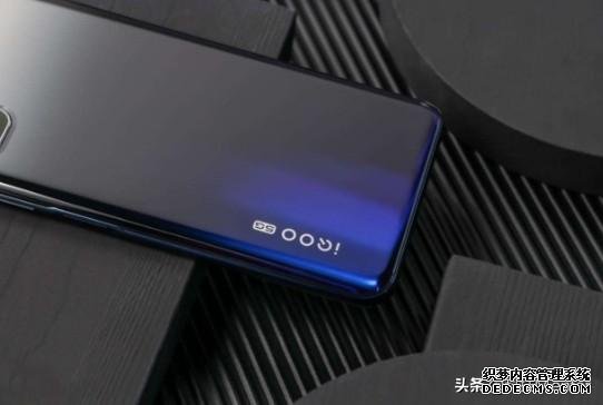 同为144Hz的两部iQOO,一部2198,一部2698怎么选?