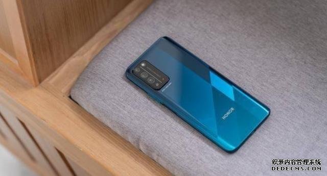 荣耀X10:2000元以下的王牌机型 极致性价比