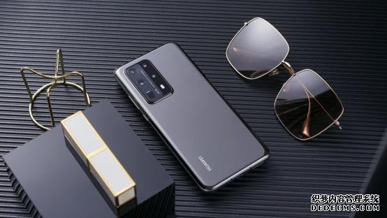 2020旗舰级力作!华为P40 Pro+:用实力不负等待