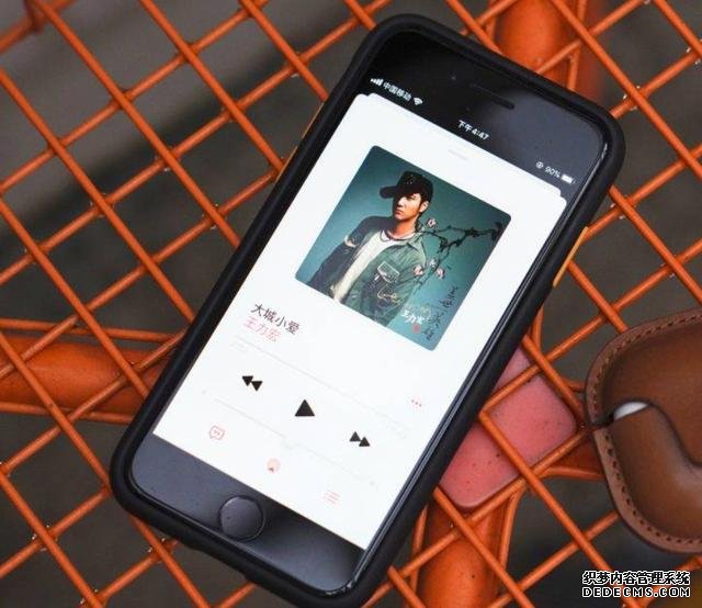 从3299降至3099,最便宜iPhone诞生,4.7英寸+iOS13