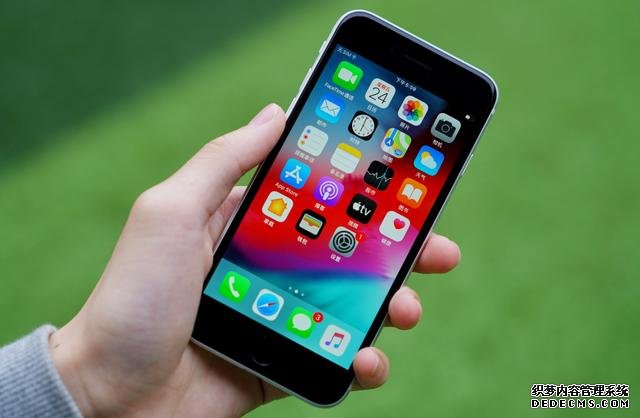 从3799降到3499,最廉价苹果手机诞生,128GB+iOS13