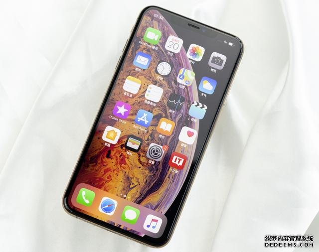 从8699跌至4699,从高端市场跌至中端市场,网友:终于等到了