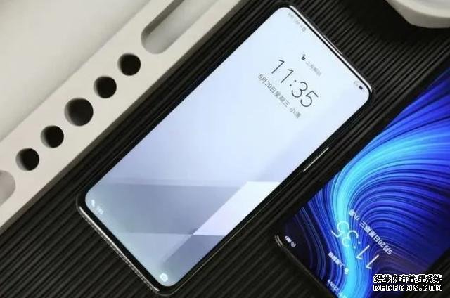 荣耀X10:5G中端机市场中的风眼 综合体验媲美旗舰