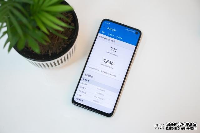 天玑1000 Plus性能首秀,iQOO Z1释放超强旗舰之力