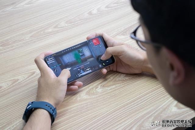天玑1000 Plus性能首秀,iQOO Z1释放超强旗舰之力