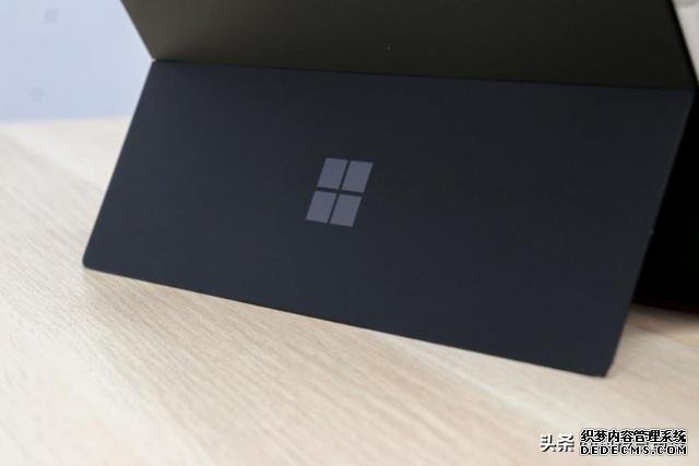 平板/笔记本双形态,Surface Pro 7随时随地展开工作