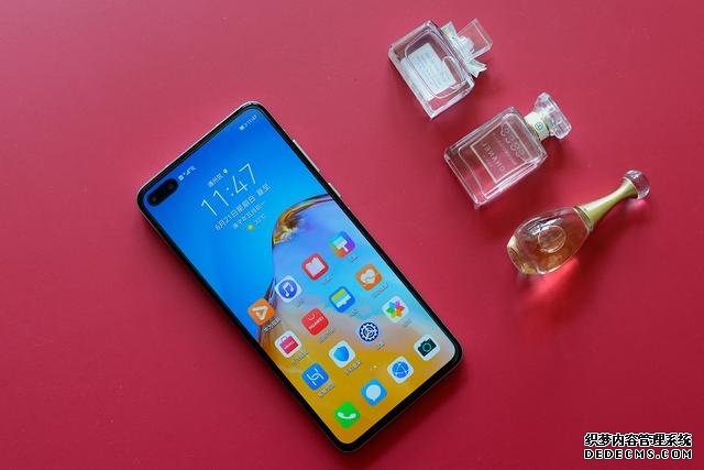 爆款5G手机华为P40开箱:仅175克重量,小巧但依然彪悍