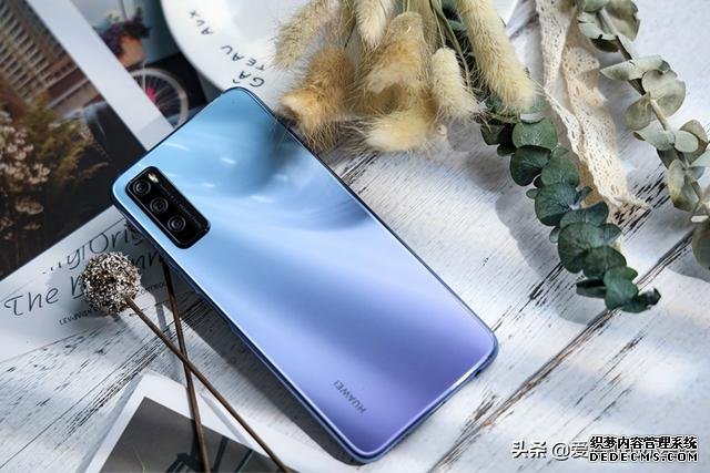 华为又一千元5G猛将,跑分32万+128GB仅1999,网友:国产芯片给力