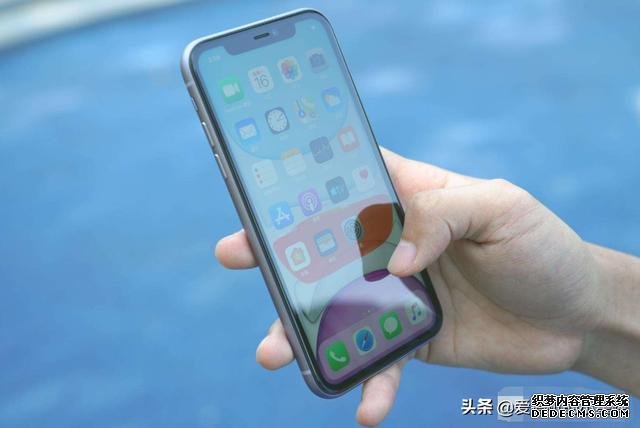 为什么不支持5G的iPhone 11依旧畅销?网友的评论一针见血