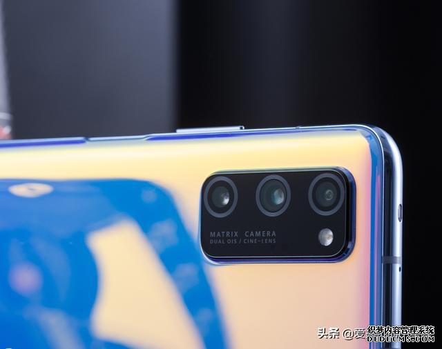 华为发力,2800以内最强拍照5G手机诞生,48万跑分+双快充+128GB