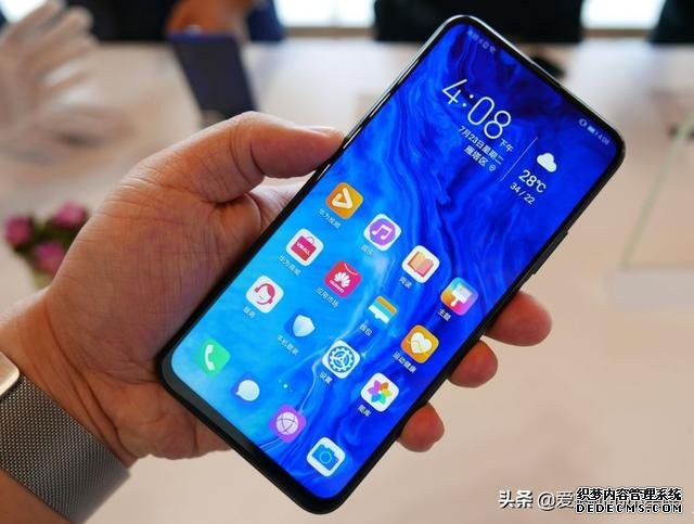 内行人几乎都会推荐的华为千元机,不超1400元,全部高配低价