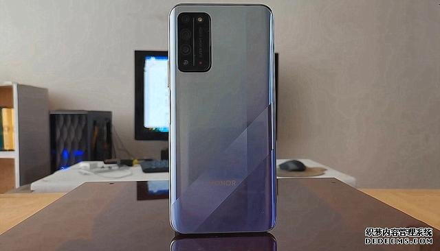 荣耀X10“搅局”千元市场,却误伤自家产品,这次或没有“赢家”