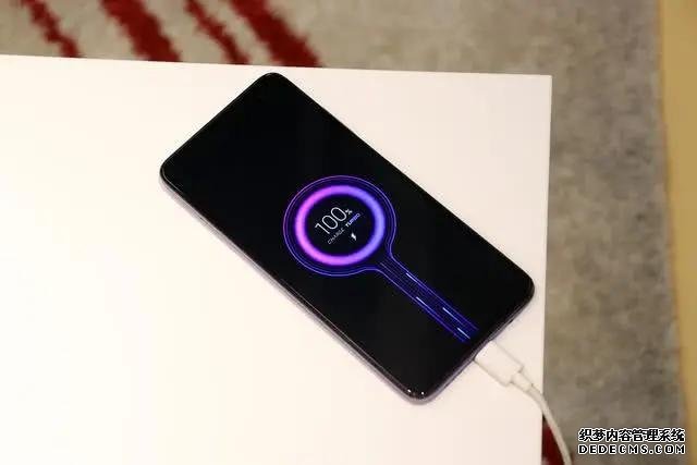 5月份刚上市,如今降至1599元,双模5G+6400万四摄