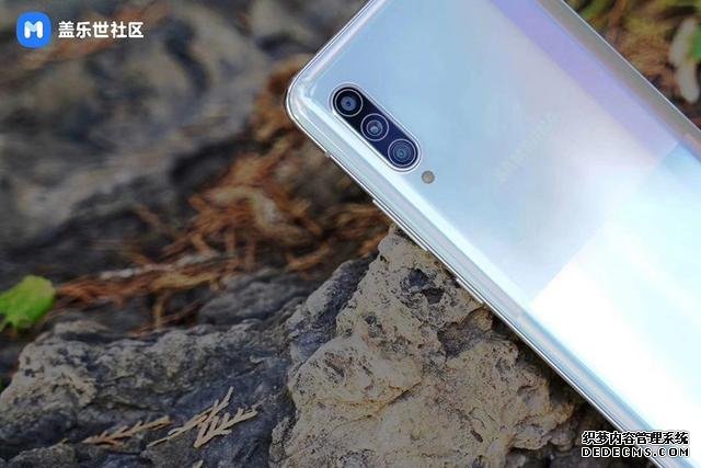 三星Galaxy A90 5G仍然在售:2699元买5G新旗舰还是买它?