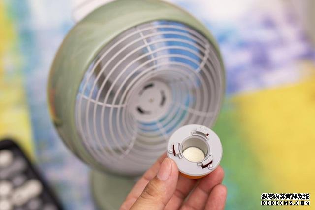 4000mAh电池,8小时续航,洛斐有范儿S无线桌面风扇送夏日清凉