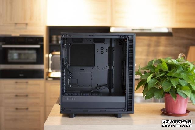 Define 7 Compact机箱上市,分形工艺机电散三剑客装机评测