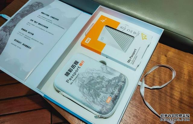 西数My Passport随行版移动硬盘白色款已经发售啦