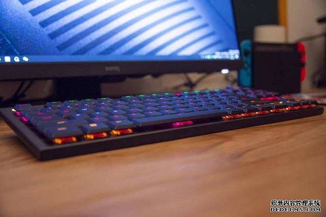 一刀下去只留精华,罗技G913 TKL无线机械游戏键盘上手简评