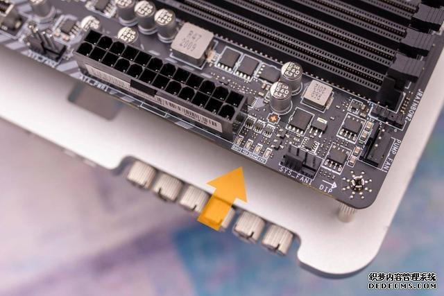 升级PCI-E 4.0,支持双显卡,微星B550M迫击炮开箱