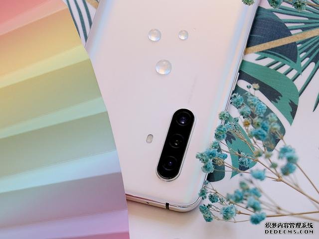 前置3200万+90Hz+后置6400万三摄，vivo X30，真香