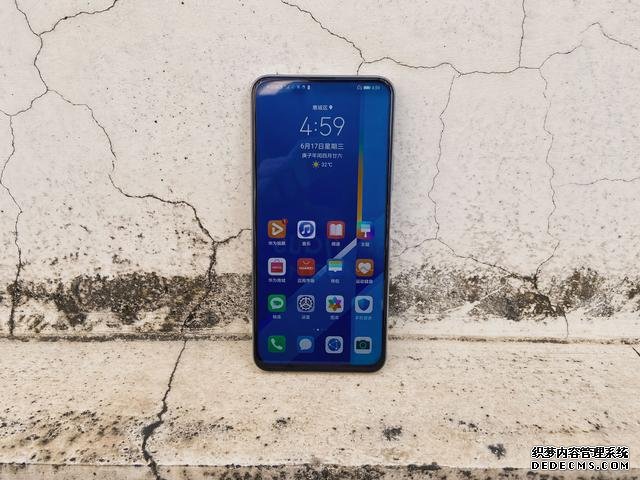 暴力解锁100%性能!90Hz+麒麟820+180Hz,荣耀X10全面评测