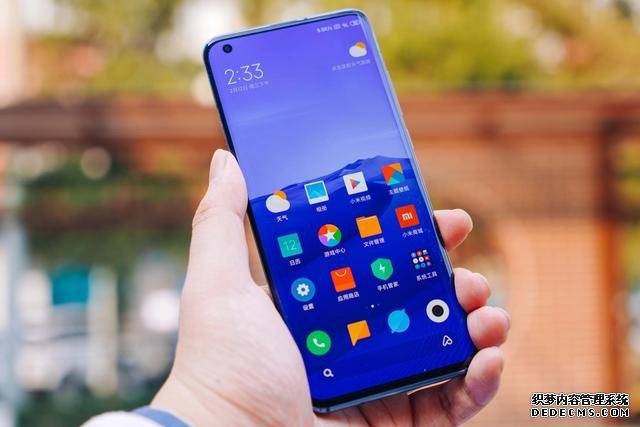 为什么年轻人不喜欢华为EMUI,它和小米MIUI的差距在哪里?
