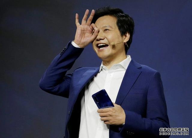 红米首款WiFi6路由器亮相,小米路由器不能用?米粉却说时代变了